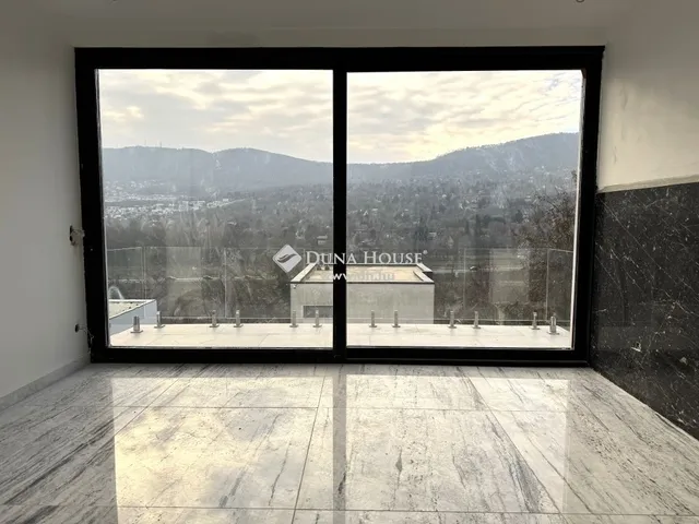 Eladó lakás Budapest III. kerület 108 nm