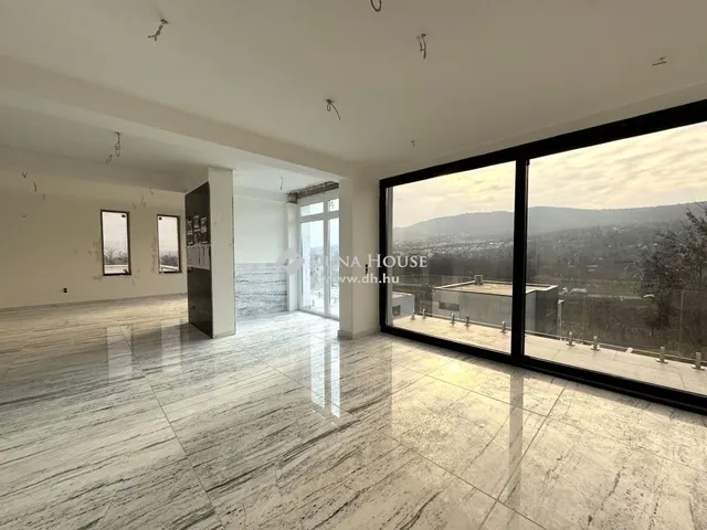 Eladó lakás Budapest III. kerület 108 nm