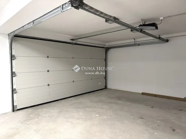 Eladó lakás Budapest III. kerület 108 nm