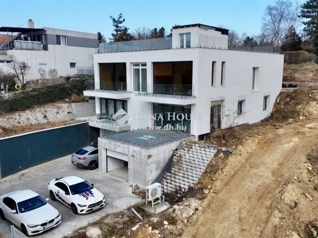 Eladó lakás Budapest III. kerület 108 nm