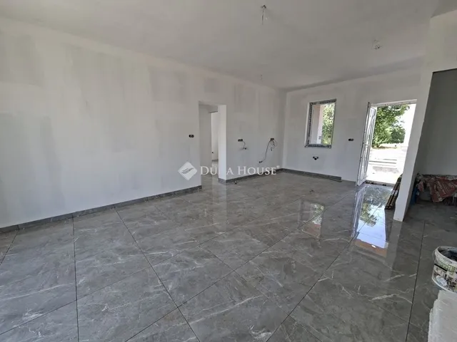 Eladó ház Szada 136 nm