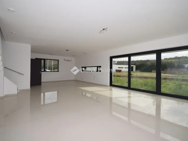 Eladó ház Mogyoród 240 nm