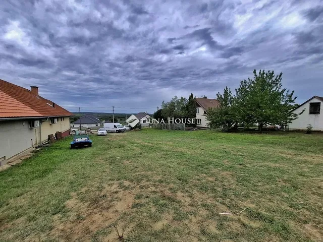 Eladó telek Őrbottyán 1000 nm