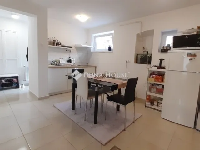 Eladó ház Budapest XIII. kerület, Angyalföld 181 nm