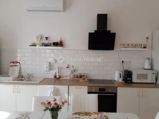 Eladó ház Budapest XIII. kerület, Angyalföld 181 nm