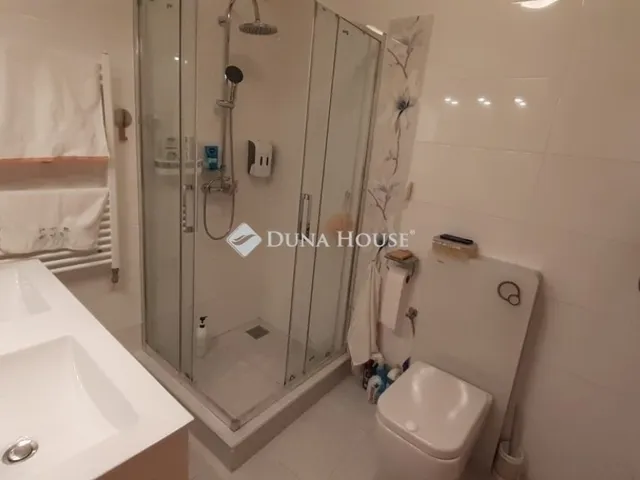 Eladó ház Budapest XIII. kerület, Angyalföld 181 nm