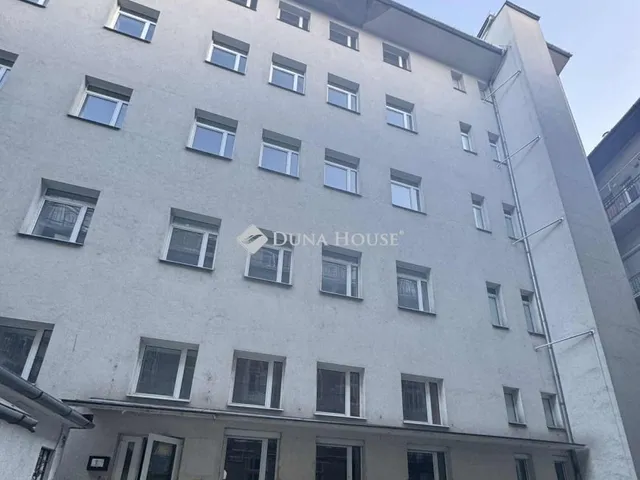 Eladó kereskedelmi és ipari ingatlan Budapest I. kerület 844 nm