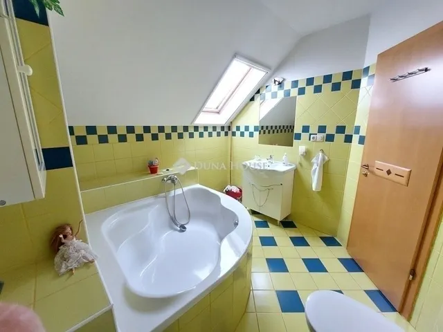 Eladó ház Budapest III. kerület, Csillaghegy 180 nm