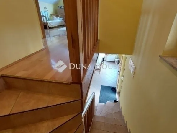 Eladó ház Budapest III. kerület, Csillaghegy 180 nm