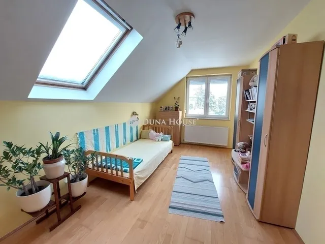 Eladó ház Budapest III. kerület, Csillaghegy 180 nm