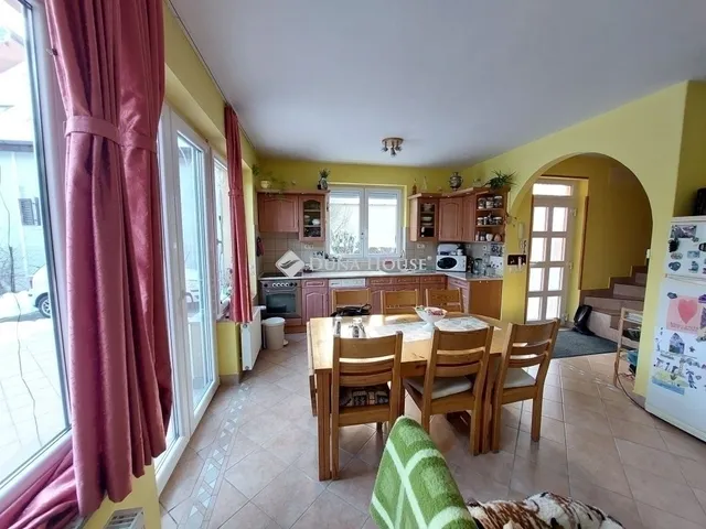 Eladó ház Budapest III. kerület, Csillaghegy 180 nm