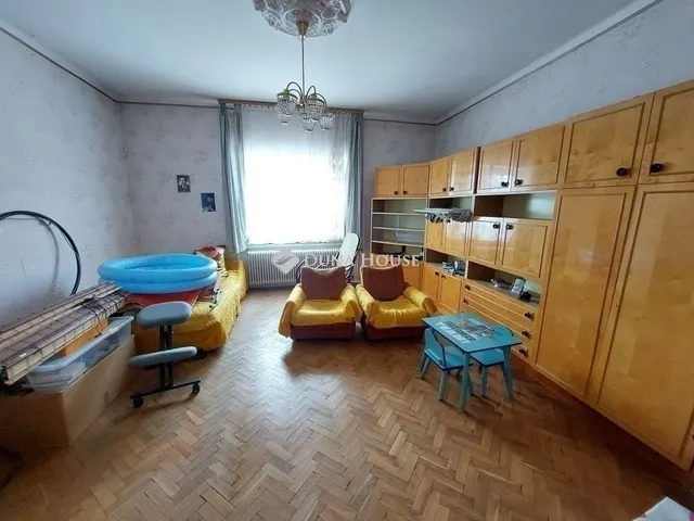 Eladó ház Budapest III. kerület, Csillaghegy 180 nm