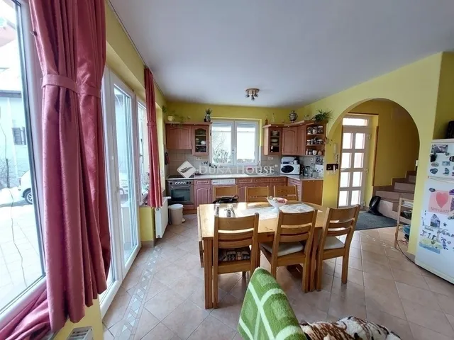 Eladó ház Budapest III. kerület, Csillaghegy 180 nm