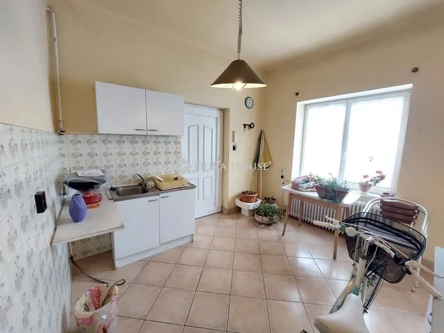 Eladó ház Budapest III. kerület, Csillaghegy 180 nm