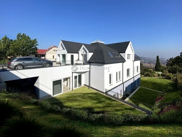 Eladó lakás Budapest III. kerület, Testvérhegy 237 nm