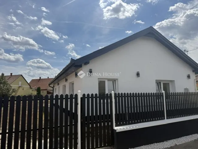 Eladó ház Tápiószele 72 nm