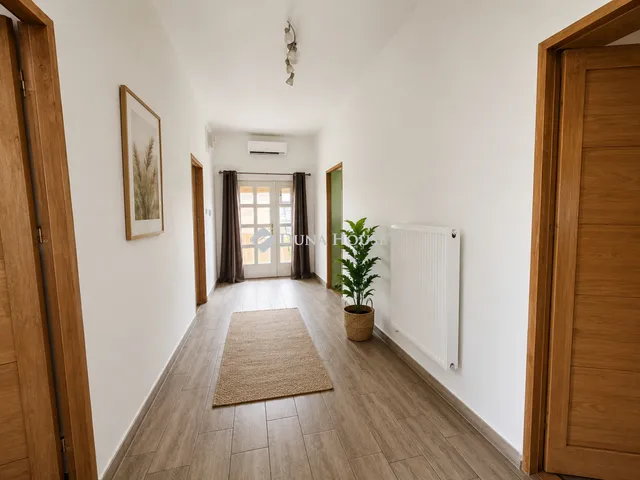 Eladó ház Dány 177 nm