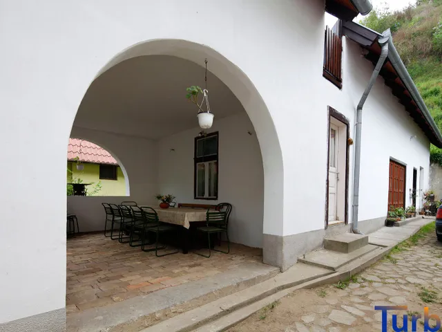 Eladó kereskedelmi és ipari ingatlan Dunaföldvár 408 nm
