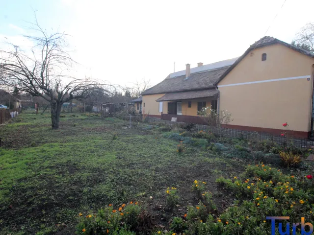 Eladó telek Budapest XVI. kerület 721 nm