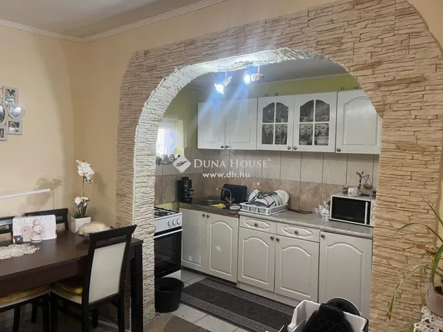 Eladó mezőgazdasági ingatlan Helvécia 80 nm