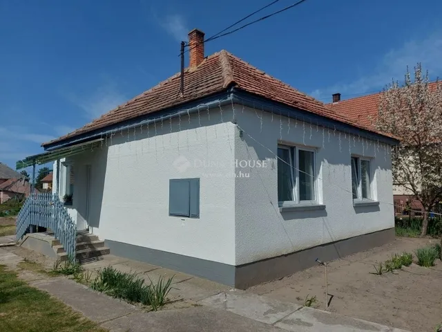 Eladó ház Izsák 65 nm