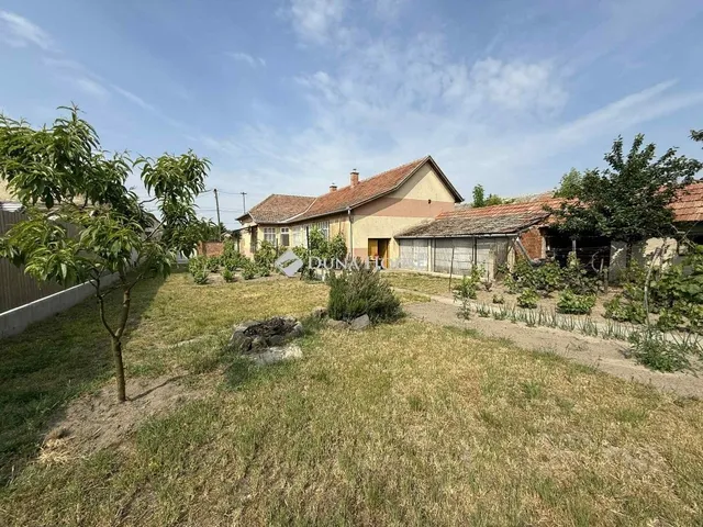 Eladó ház Tiszaalpár 132 nm
