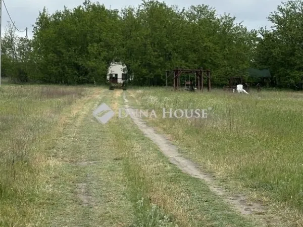 Eladó mezőgazdasági ingatlan Lajosmizse 70 nm