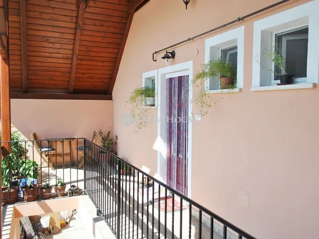 Eladó lakás Kerekegyháza 96 nm