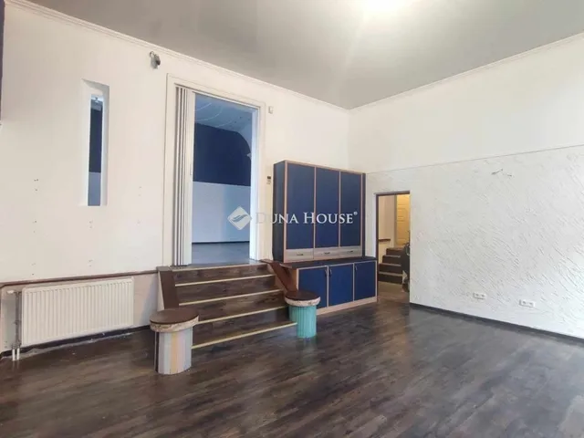 Eladó ház Kecskemét 280 nm