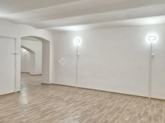 Eladó ház Kecskemét 330 nm
