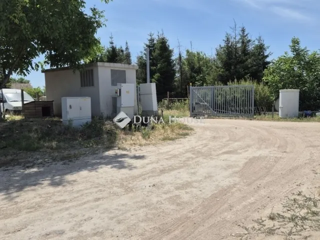 Eladó kereskedelmi és ipari ingatlan Kecskemét 1656 nm