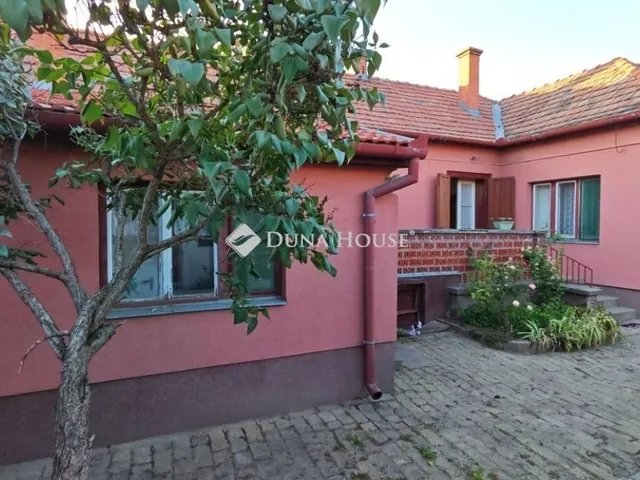 Eladó ház Kecskemét 65 nm