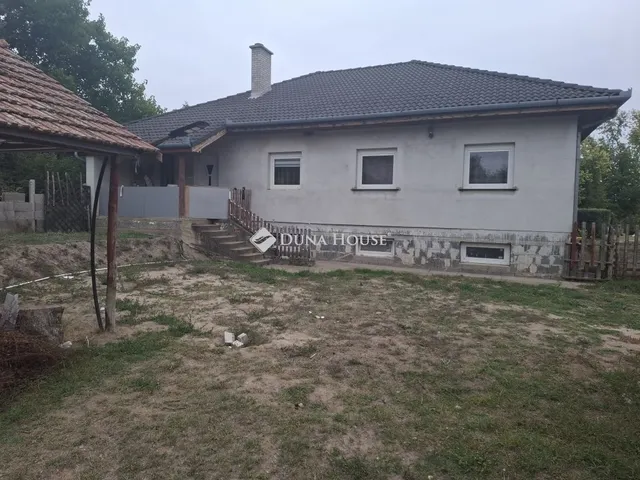 Eladó ház Fülöpjakab 219 nm