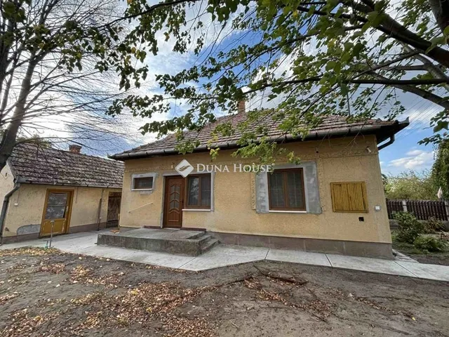 Eladó ház Szentkirály 45 nm