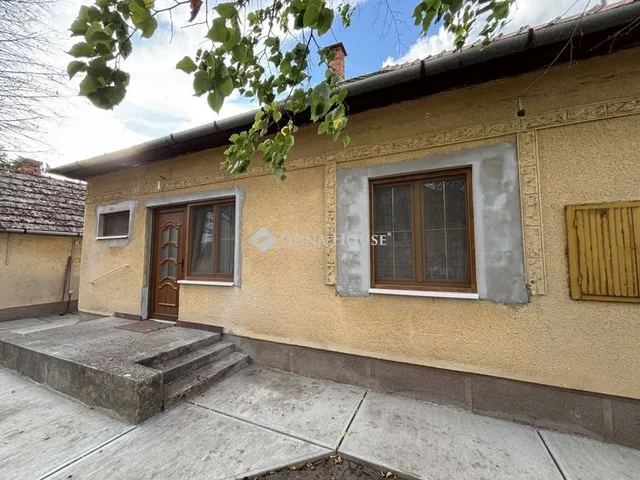Eladó ház Szentkirály 45 nm