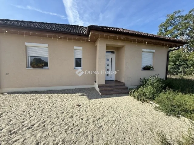 Eladó ház Helvécia 140 nm