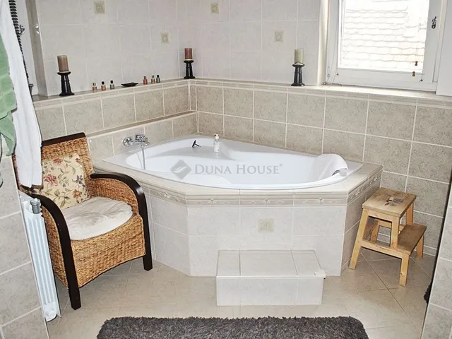 Eladó ház Kecskemét 280 nm