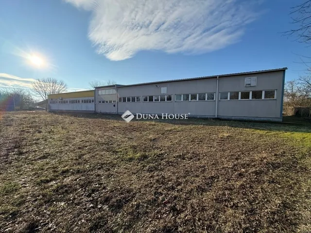 Eladó kereskedelmi és ipari ingatlan Kecskemét 971 nm