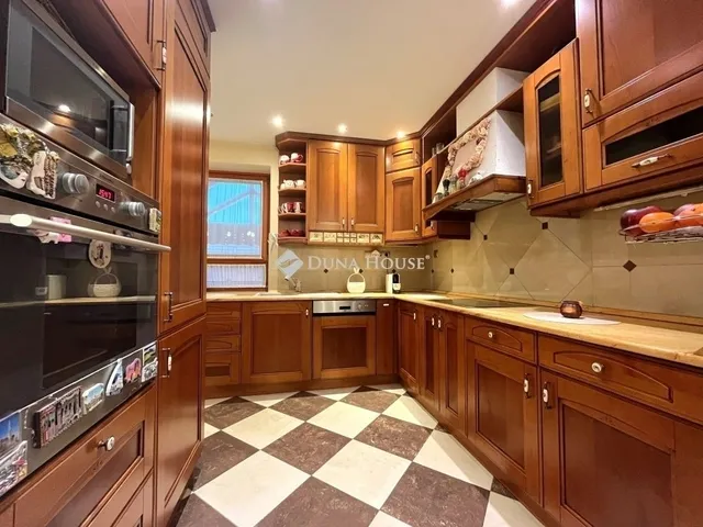 Eladó ház Jakabszállás 180 nm