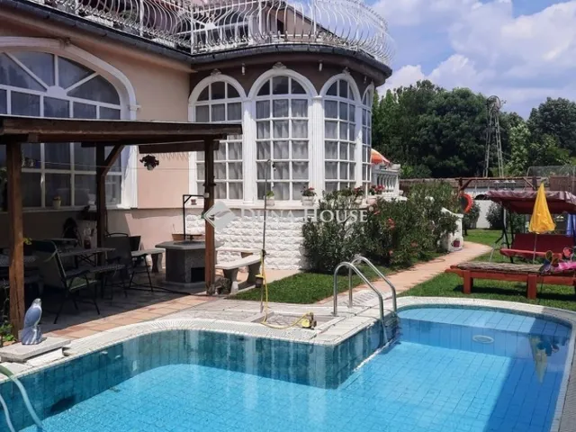 Eladó ház Nagykőrös 300 nm