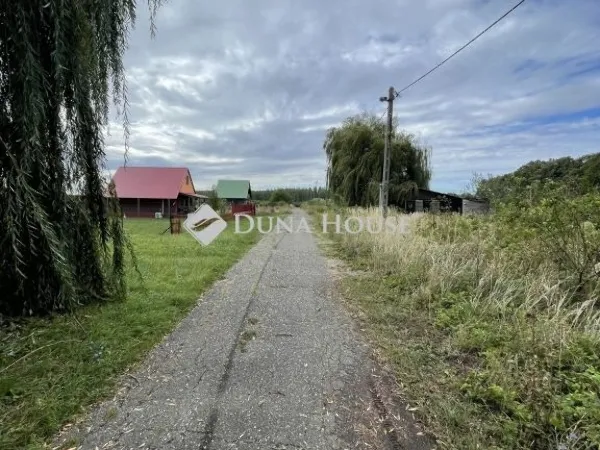 Eladó telek Abádszalók 561 nm