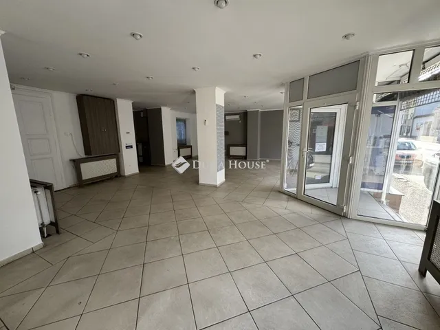 Kiadó kereskedelmi és ipari ingatlan Kecskemét 110 nm