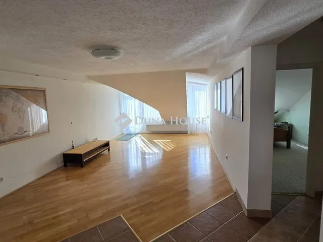 Eladó lakás Kecskemét 80 nm