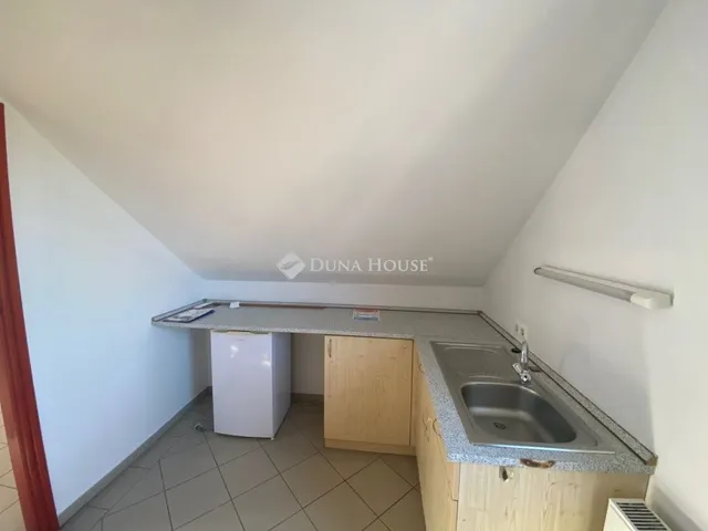 Kiadó kereskedelmi és ipari ingatlan Kecskemét 19 nm
