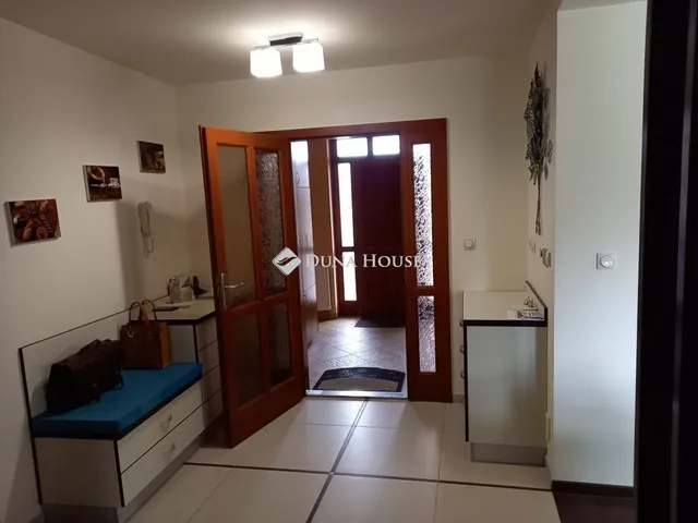 Eladó ház Nagykőrös 230 nm