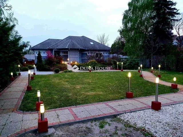 Eladó ház Tiszakécske 213 nm