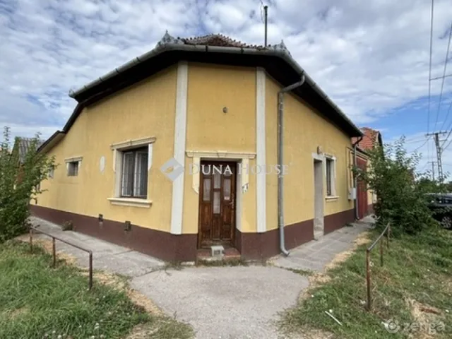 Eladó ház Kiskunfélegyháza 350 nm