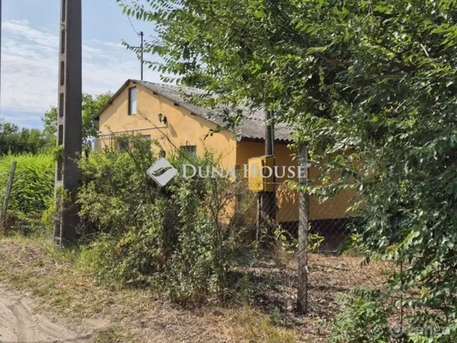 Eladó telek Kecskemét 2518 nm