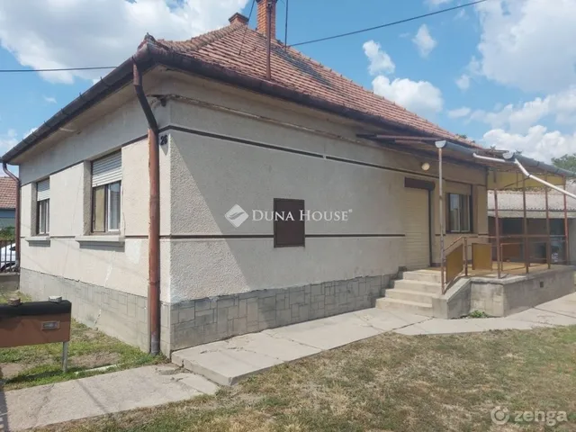 Eladó ház Izsák 70 nm