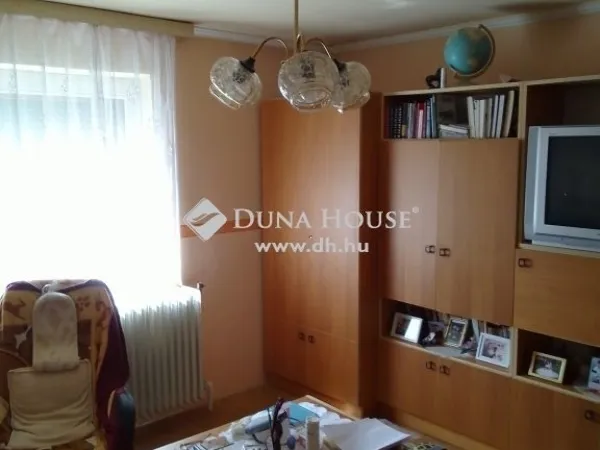 Eladó ház Tiszaalpár 87 nm